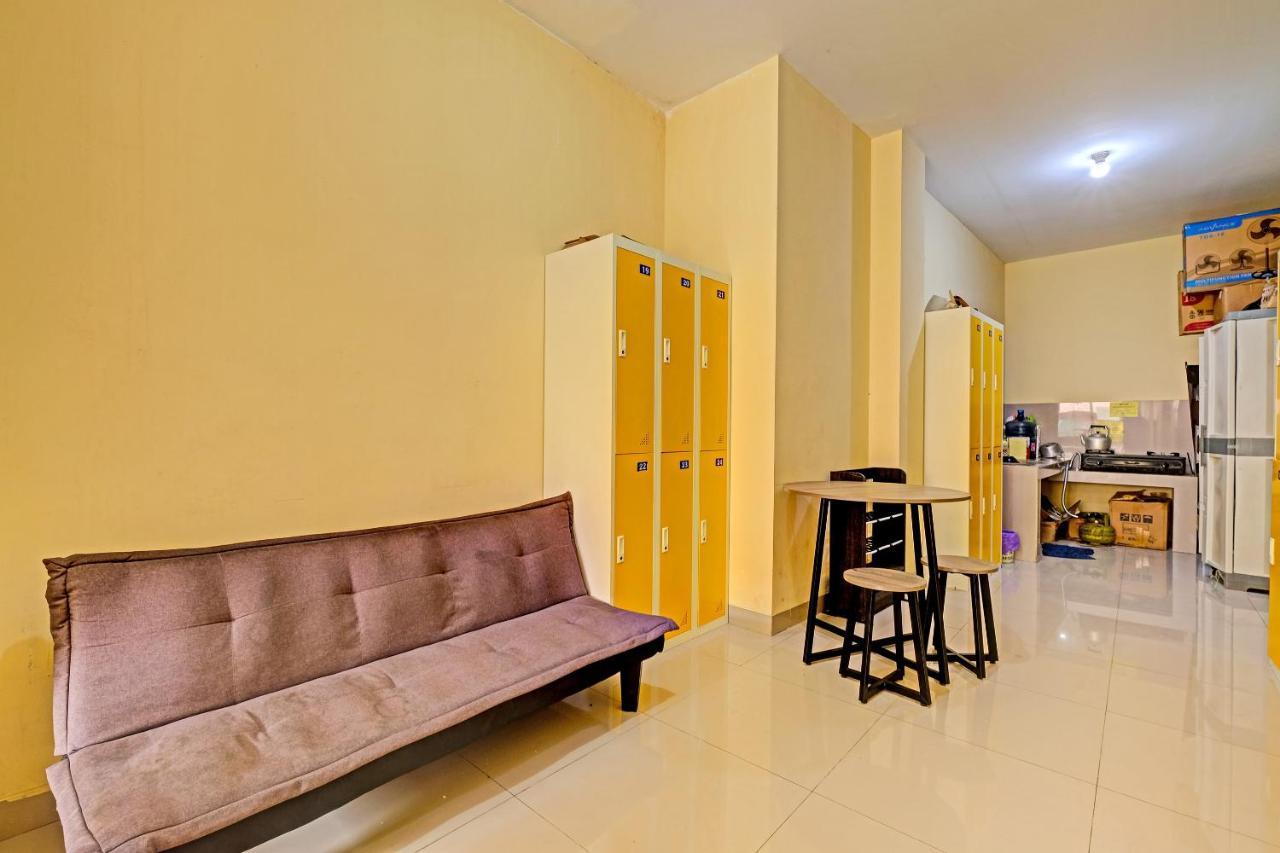 Oyo 91532 Malioboro Guesthouse ยอกยาการ์ตา ภายนอก รูปภาพ